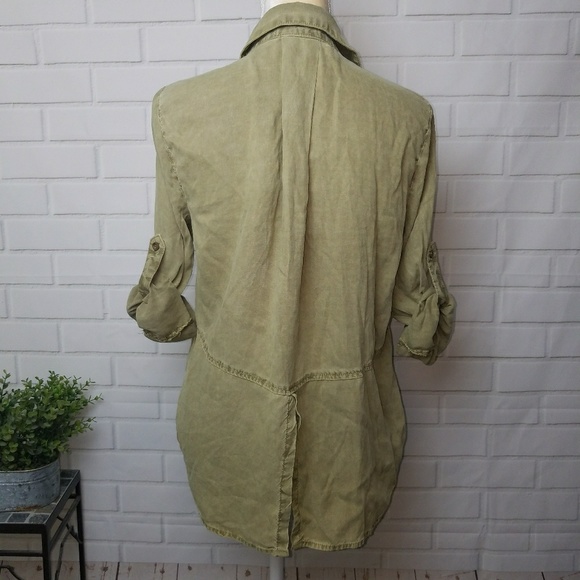 Bella Dahl Hi Low Split back size S button up top - Picture 4 of 8